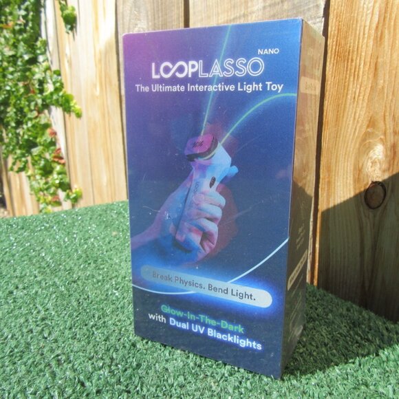Brand New Loop Lasso Nano Glow In The Dark String Toy Duo Blacklight - Picture 1 of 6
